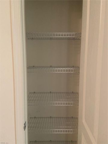 10 Rutland DR, Hampton, VA 23666