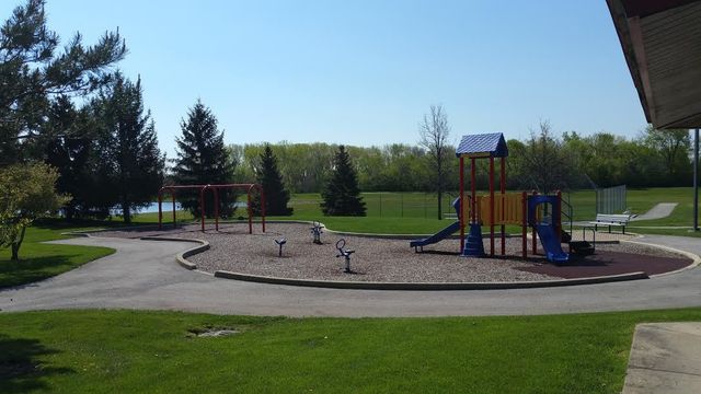 2910 Ashling Court, Schaumburg, IL 60193