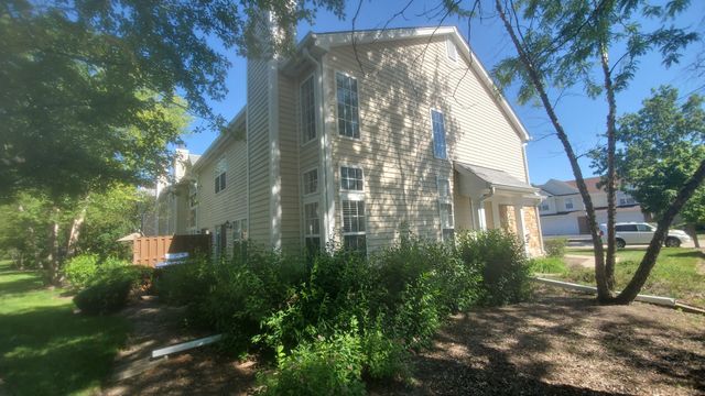 2910 Ashling Court, Schaumburg, IL 60193