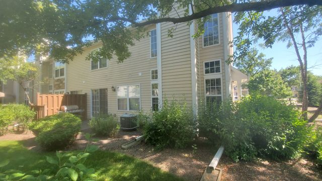 2910 Ashling Court, Schaumburg, IL 60193