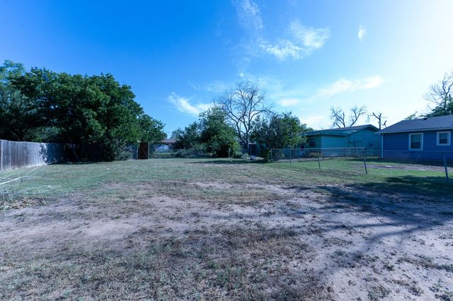 1103 Fifth Avenue, Coleman, TX 76834