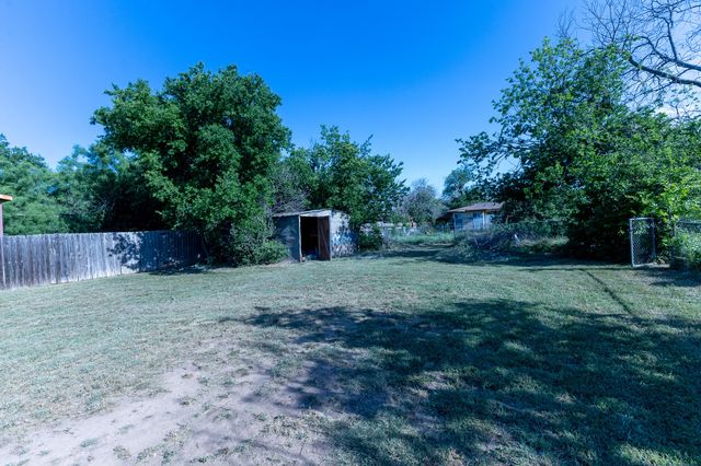 1103 Fifth Avenue, Coleman, TX 76834