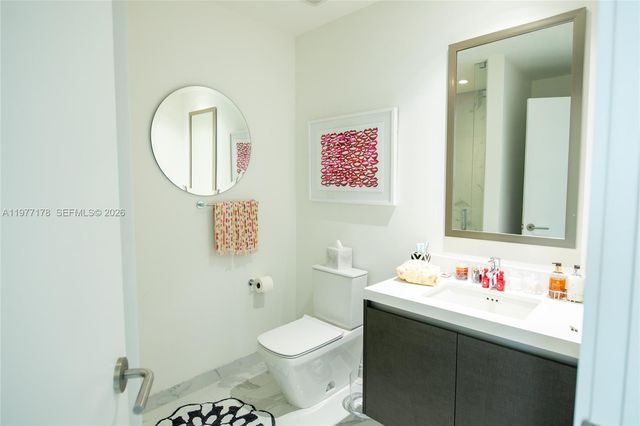 851 NE 1st Avenue 811, Miami, FL 33132