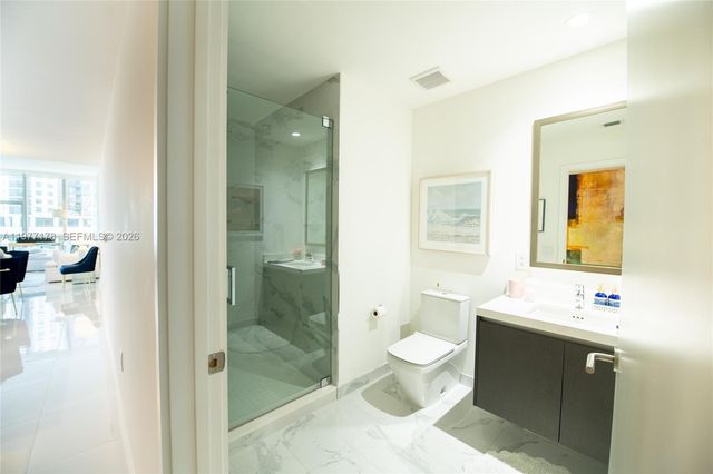 851 NE 1st Avenue 811, Miami, FL 33132
