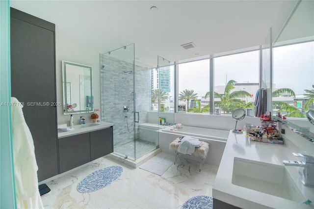 851 NE 1st Avenue 811, Miami, FL 33132