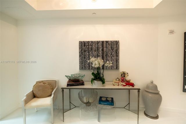 851 NE 1st Avenue 811, Miami, FL 33132