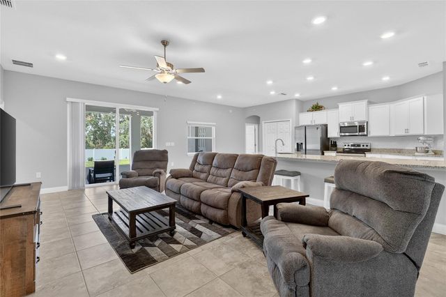 319 TRAVELERS CREEK DRIVE, Auburndale, FL 33823