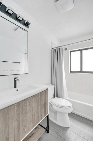 8105 SW 19th St, North Lauderdale, FL 33068