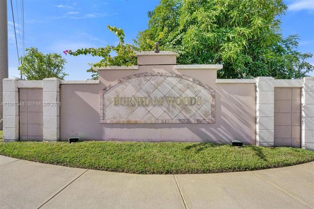 8105 SW 19th St, North Lauderdale, FL 33068