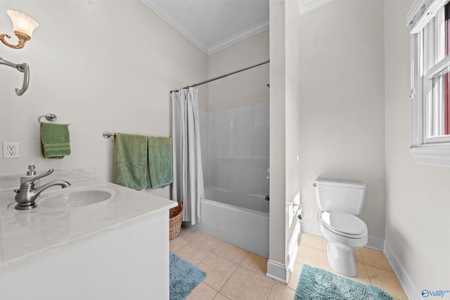 1020 Blowing Cave Road, Gurley, AL 35748