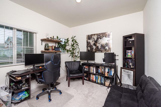 3822 Fong Ranch Rd, Sacramento, CA 95834