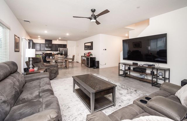 3822 Fong Ranch Rd, Sacramento, CA 95834