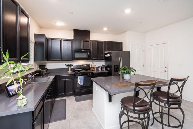 3822 Fong Ranch Rd, Sacramento, CA 95834