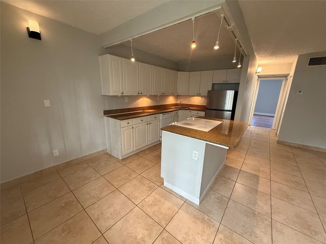 1414 NE 5th Ter 2, Fort Lauderdale, FL 33304