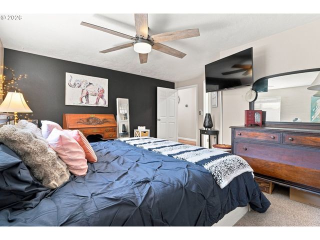 723 71ST St, Springfield, OR 97478