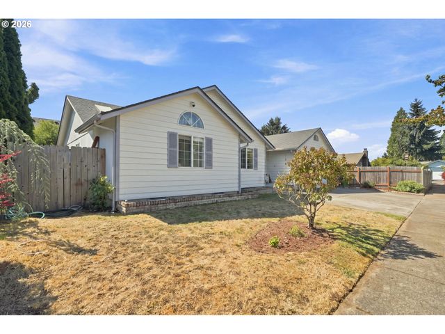 723 71ST St, Springfield, OR 97478