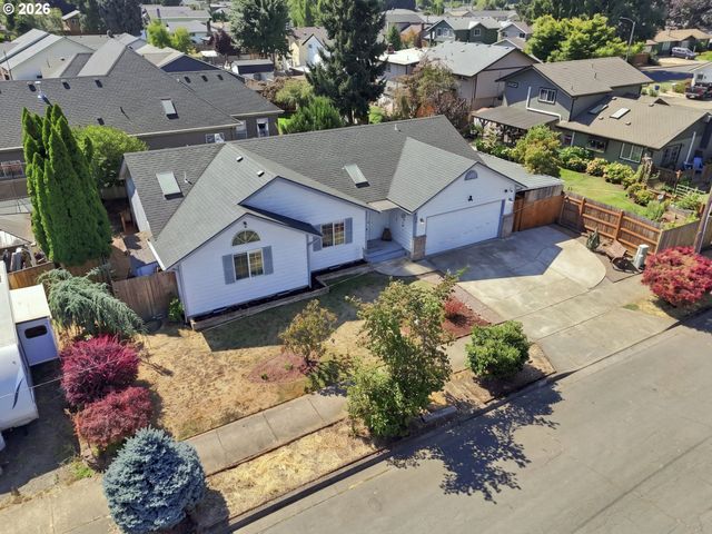 723 71ST St, Springfield, OR 97478