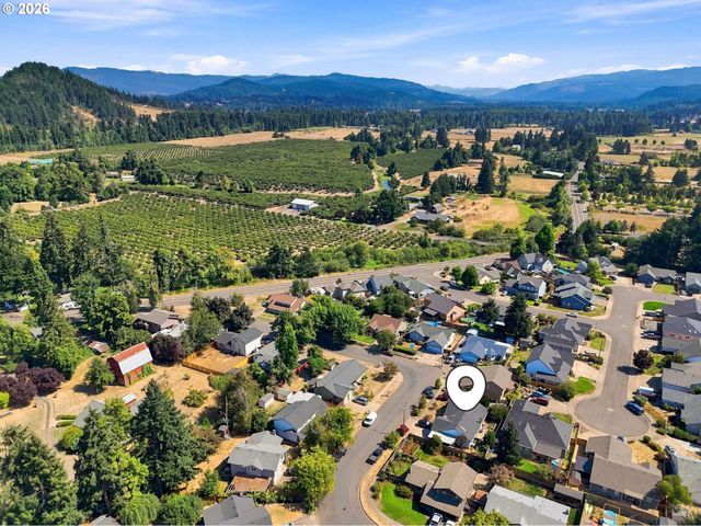 723 71ST St, Springfield, OR 97478
