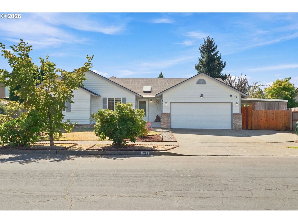 723 71ST St, Springfield, OR 97478
