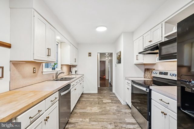 504 NEW RD, Southampton, NJ 08088