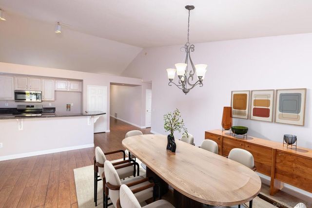 622 Creekside Ave, Oceanside, CA 92057