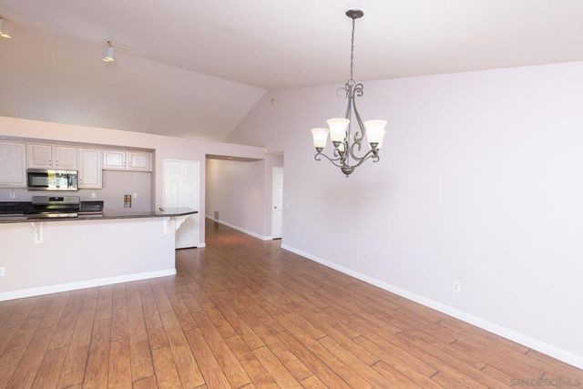 622 Creekside Ave, Oceanside, CA 92057