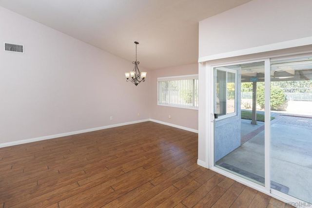 622 Creekside Ave, Oceanside, CA 92057