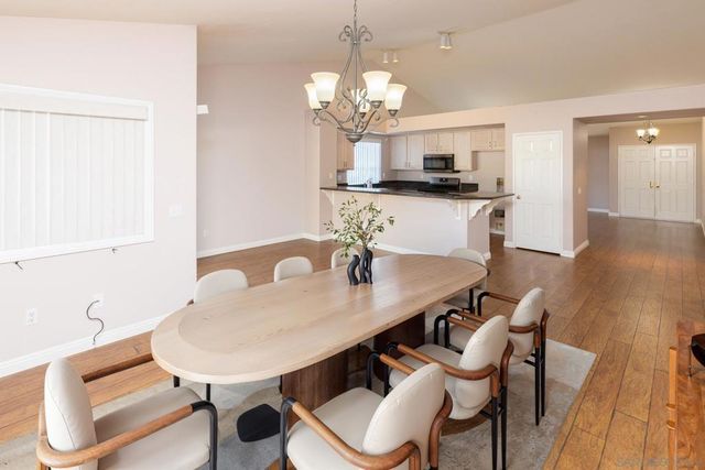 622 Creekside Ave, Oceanside, CA 92057