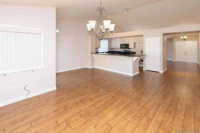 622 Creekside Ave, Oceanside, CA 92057