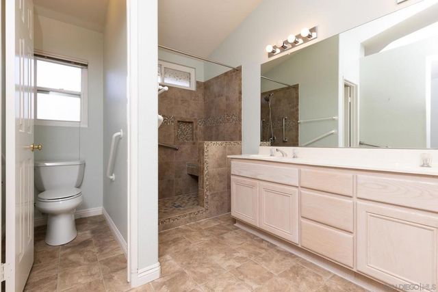 622 Creekside Ave, Oceanside, CA 92057