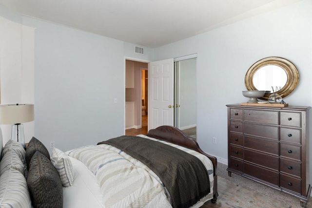 622 Creekside Ave, Oceanside, CA 92057