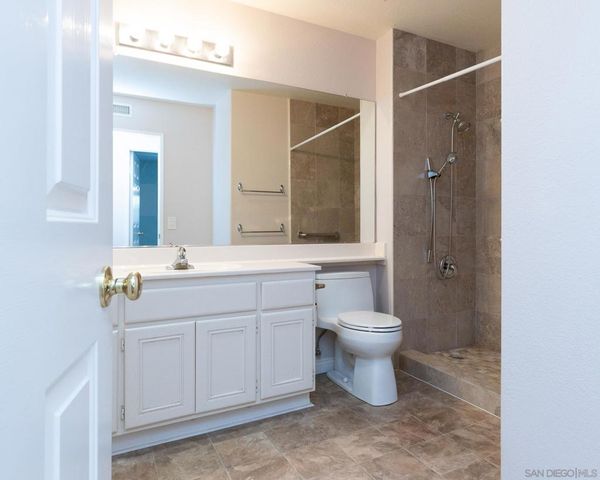 622 Creekside Ave, Oceanside, CA 92057