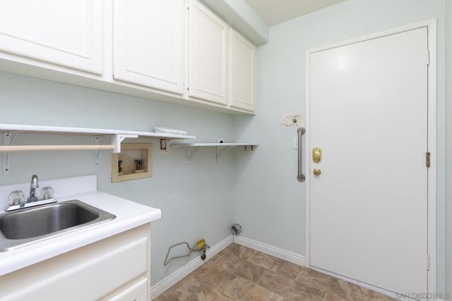 622 Creekside Ave, Oceanside, CA 92057