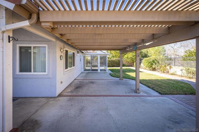 622 Creekside Ave, Oceanside, CA 92057