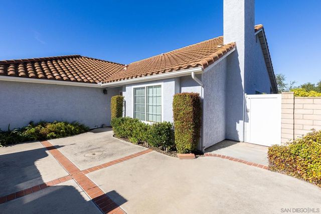 622 Creekside Ave, Oceanside, CA 92057