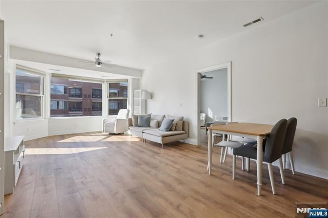 20 Ave At Port Imperial 410, West New York, NJ 07093