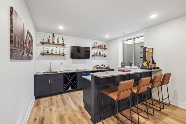 9113 Abram Drive, West Des Moines, IA 50266