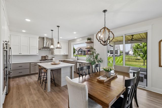 9113 Abram Drive, West Des Moines, IA 50266