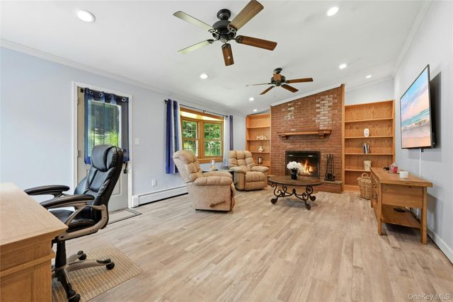 15 Gaines Place, Huntington, NY 11743