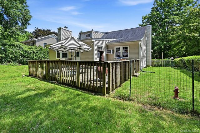15 Gaines Place, Huntington, NY 11743