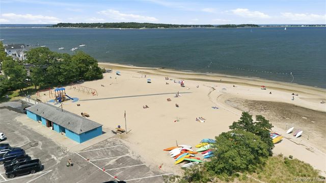 15 Gaines Place, Huntington, NY 11743