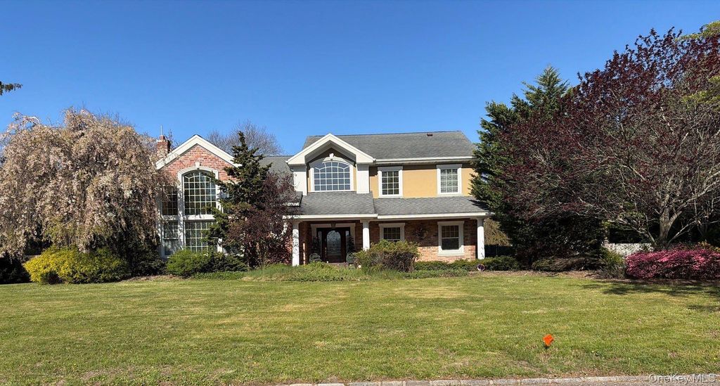 906 Thompson Drive, Bay Shore, NY 11706 — exterior