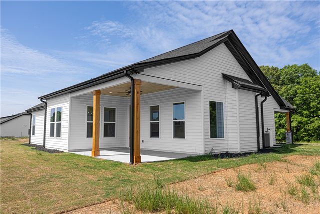 123 Dobbins Road, Townville, SC 29689