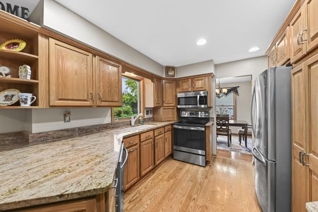2355 Guinevere DRIVE, Brookfield, WI 53045