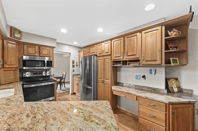 2355 Guinevere DRIVE, Brookfield, WI 53045