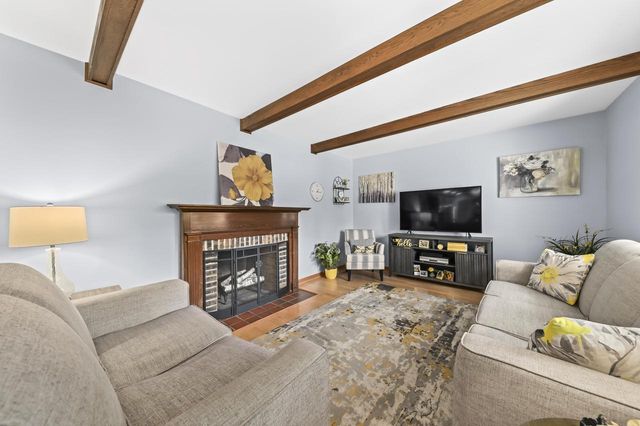2355 Guinevere DRIVE, Brookfield, WI 53045