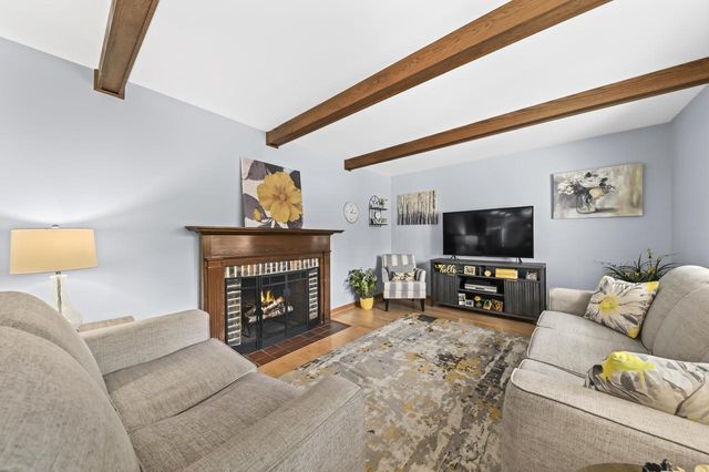 2355 Guinevere DRIVE, Brookfield, WI 53045