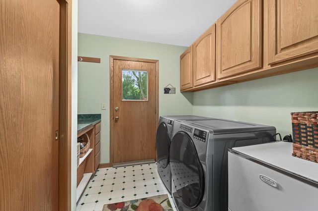 2355 Guinevere DRIVE, Brookfield, WI 53045