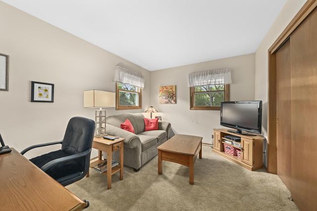 2355 Guinevere DRIVE, Brookfield, WI 53045