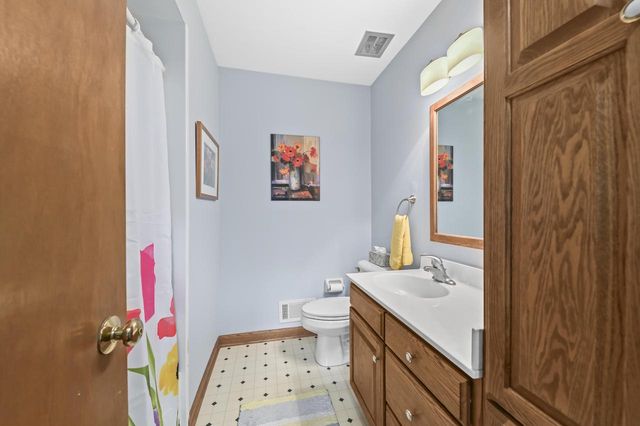 2355 Guinevere DRIVE, Brookfield, WI 53045
